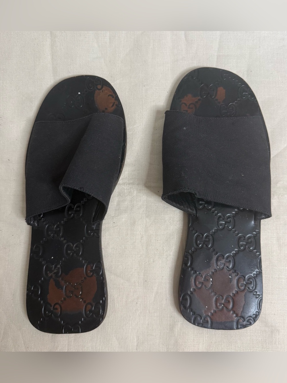 Gucci Men’s Black Slides Size US 9 Authentic